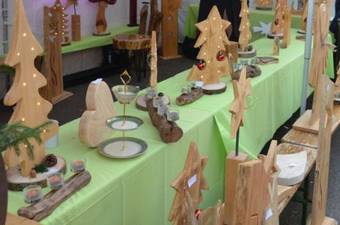 Impressionen Adventsmarkt - Holzarbeiten Impressionen Adventsmarkt - Holzarbeiten