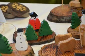 Impressionen Adventsmarkt - Holzarbeiten Impressionen Adventsmarkt - Holzarbeiten