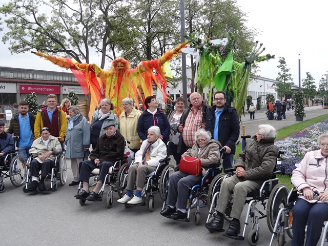 22.05.2019: Azubis der Firma ITT Cannon Weinstadt begleiten Senioren zur Bundesgartenschau nach Heilbronn
