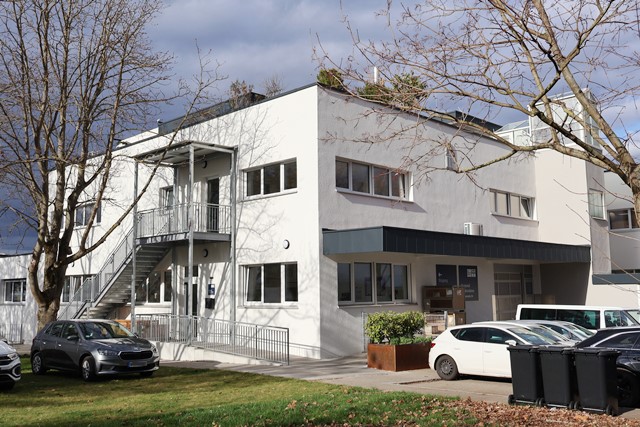 Das Gebäude des neuen Werkstattstandorts der Remstal Werkstätten in der Voithstraße im Industriegebiet in Fellbach-Schmiden.