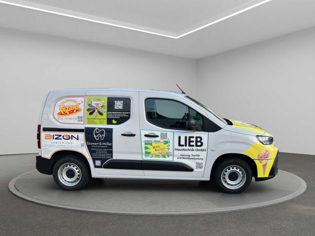 Der neue Toyota Proace Transporter – Ansicht von rechts. 