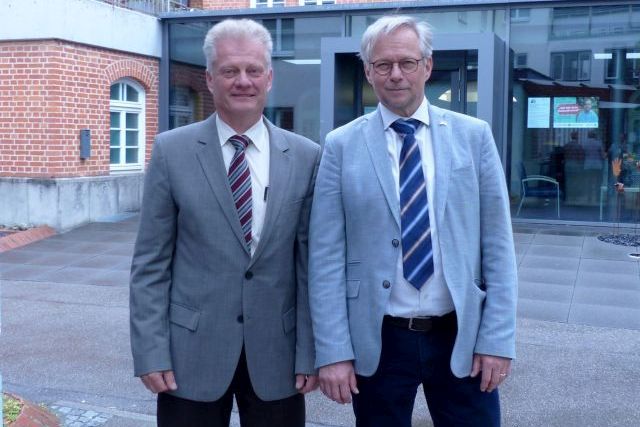 Von links nach rechts: Der Vorstand und Kaufmännische Geschäftsführer neben dem Vorstand und Hauptgeschäftsführer der Paulinenpflege 